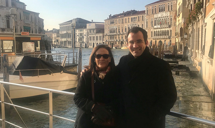 El P. Ignacio, con su madre Julia