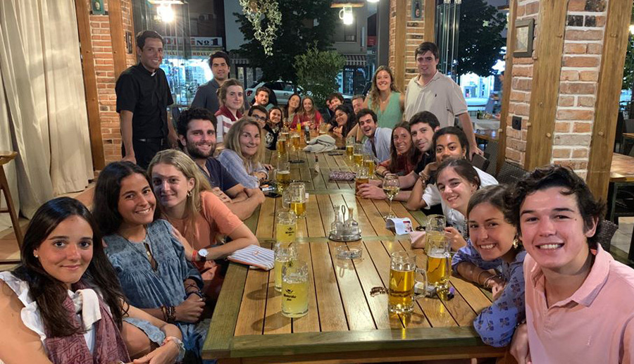 Jóvenes del Regnum Christi en Medjugorje