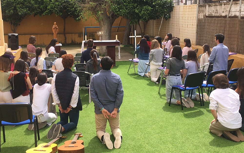 Un momento de oración ante en