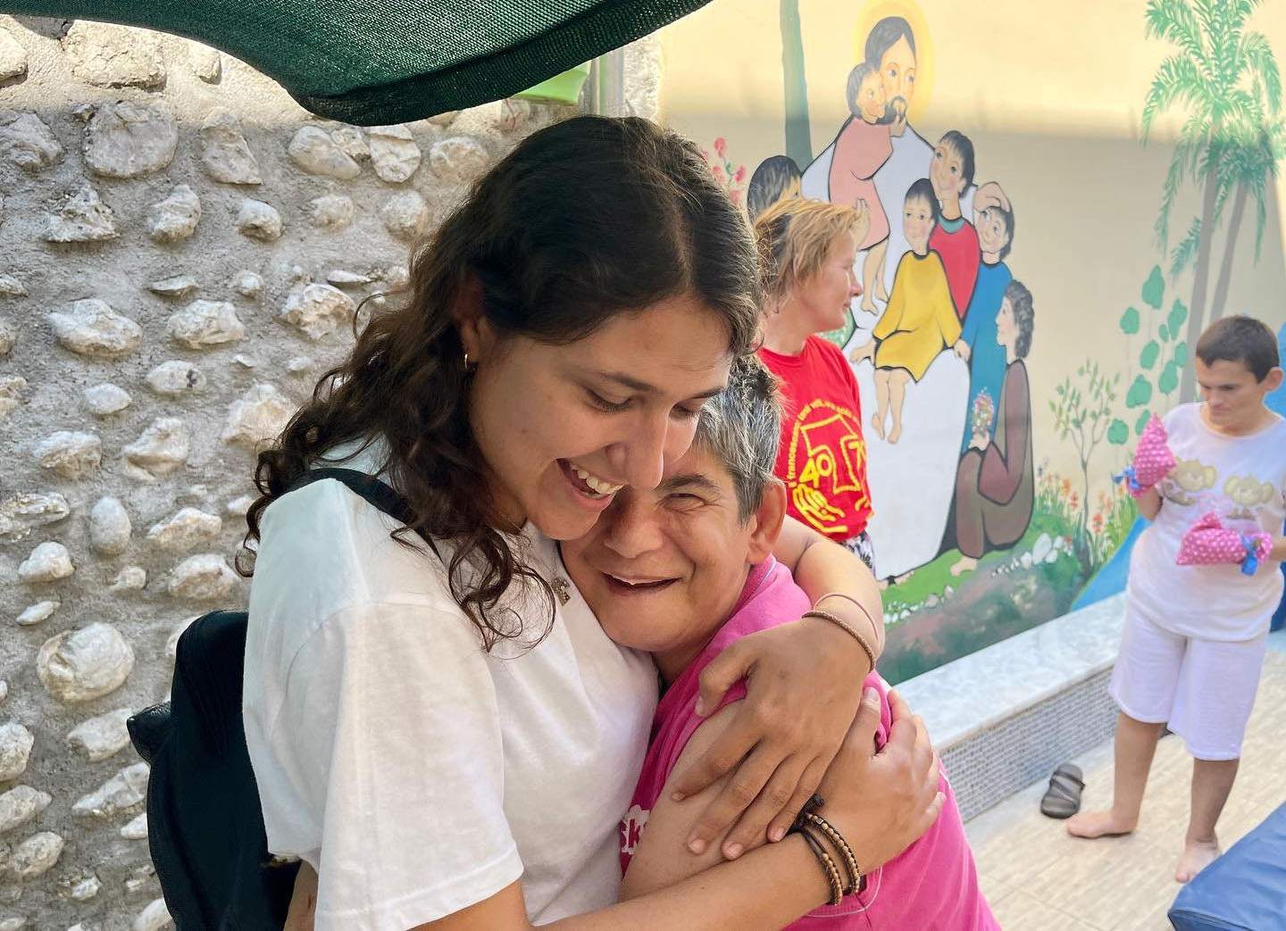 Hacer algo por los necesitados llevó a Vale hacia Cristo y al Regnum Christi