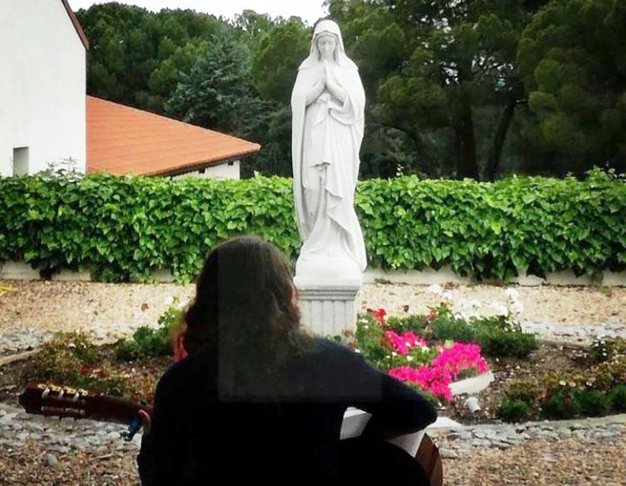 La música es una forma muy especial de evangelización para Vale